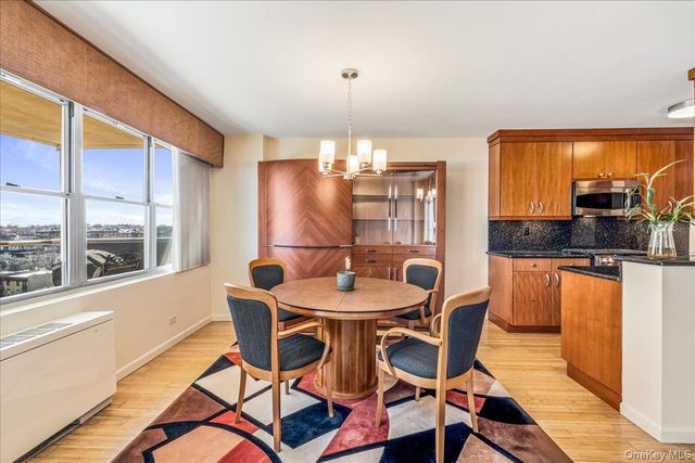 17-85 215th Street 8G, Bayside, NY 11360