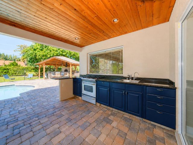 167 Forester Court, Wellington, FL 33414