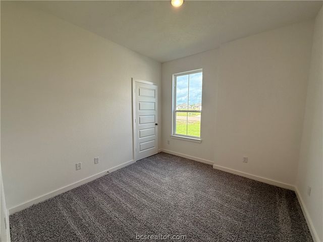 402 Harvest Lake Drive, Snook, TX 77878