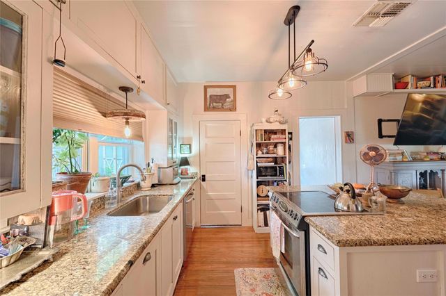 307 W Market ST, Fayetteville, TX 78940