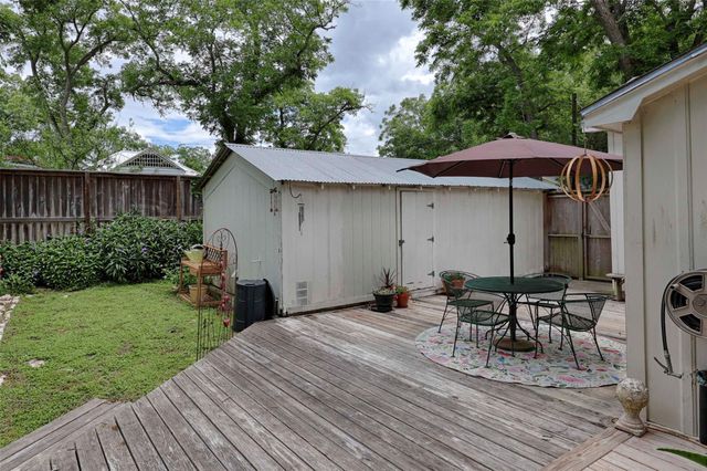 307 W Market ST, Fayetteville, TX 78940