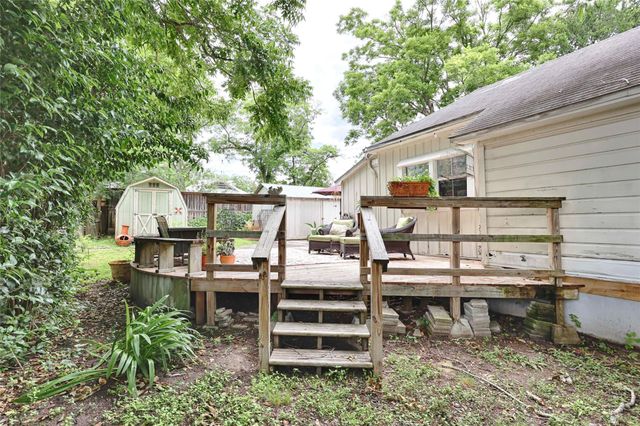 307 W Market ST, Fayetteville, TX 78940
