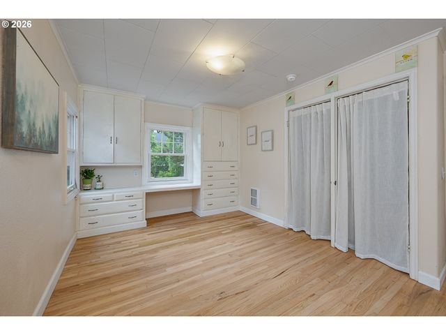 11251 Sw CAPITOL Hwy, Portland, OR 97219