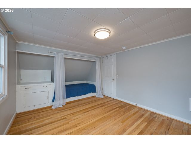 11251 Sw CAPITOL Hwy, Portland, OR 97219