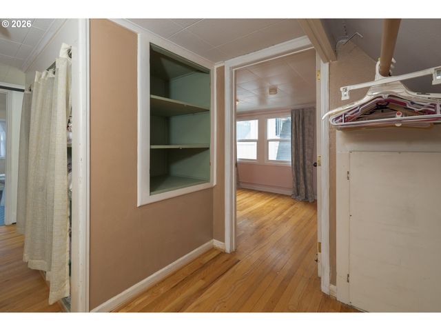 11251 Sw CAPITOL Hwy, Portland, OR 97219