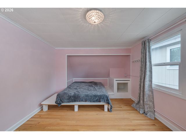 11251 Sw CAPITOL Hwy, Portland, OR 97219