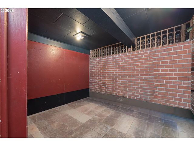 11251 Sw CAPITOL Hwy, Portland, OR 97219