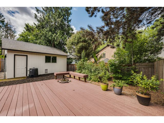 11251 Sw CAPITOL Hwy, Portland, OR 97219