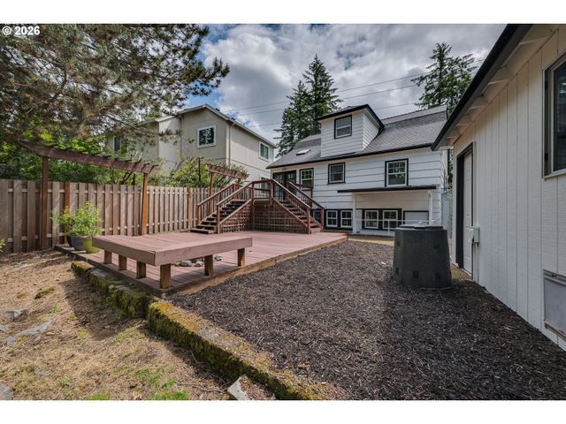 11251 Sw CAPITOL Hwy, Portland, OR 97219