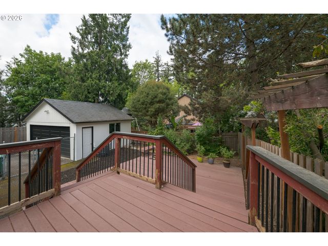 11251 Sw CAPITOL Hwy, Portland, OR 97219
