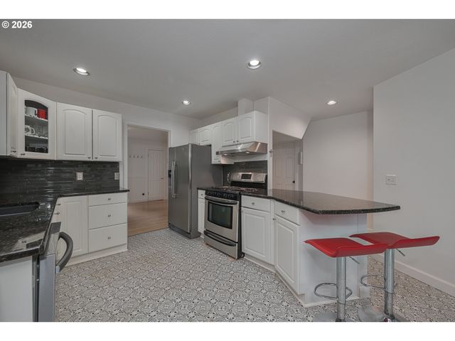 11251 Sw CAPITOL Hwy, Portland, OR 97219