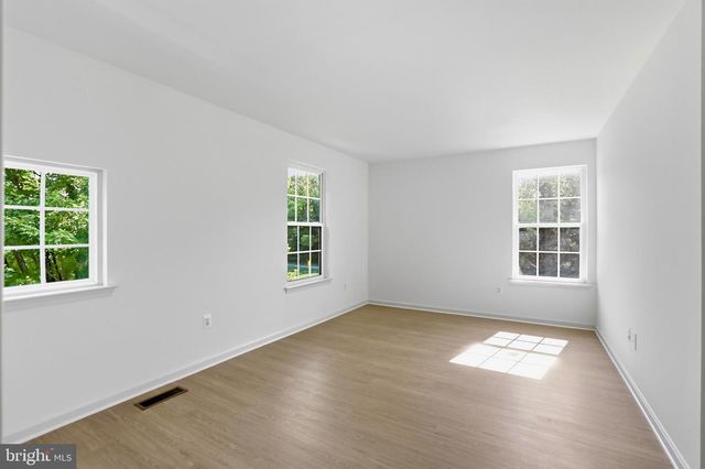 188 VICTORIA LN, Charles Town, WV 25414