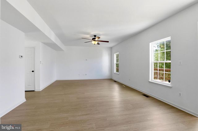 188 VICTORIA LN, Charles Town, WV 25414