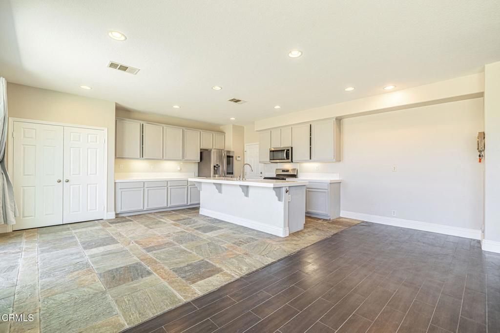 Image 19 of property listing at 43651 Tahoe Way, Lancaster, CA 93536