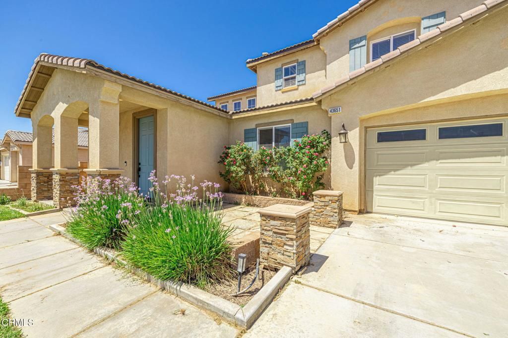 Image 3 of property listing at 43651 Tahoe Way, Lancaster, CA 93536