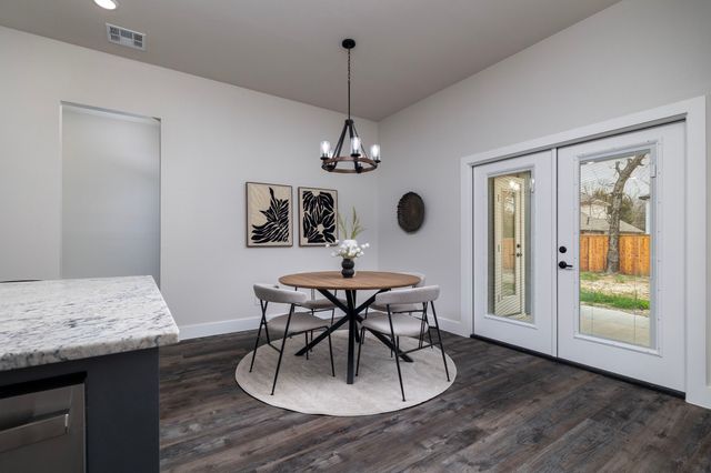 621 Oaklawn Drive, River Oaks, TX 76114