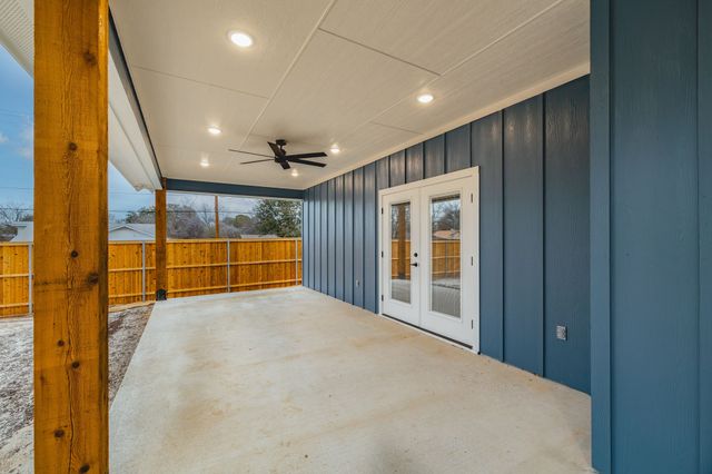 621 Oaklawn Drive, River Oaks, TX 76114