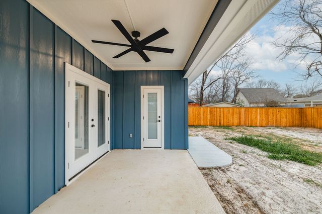 621 Oaklawn Drive, River Oaks, TX 76114