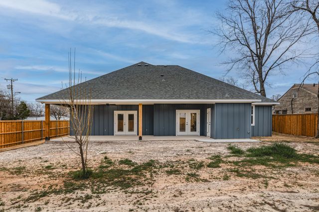 621 Oaklawn Drive, River Oaks, TX 76114