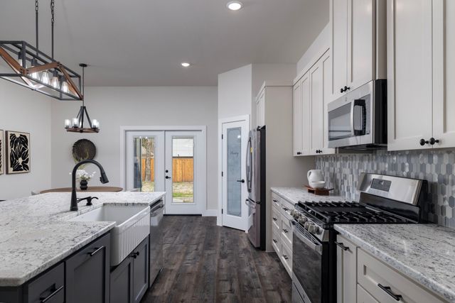 621 Oaklawn Drive, River Oaks, TX 76114