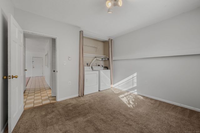 111 Niles Hill Road B, New London, CT 06320