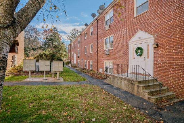 111 Niles Hill Road B, New London, CT 06320