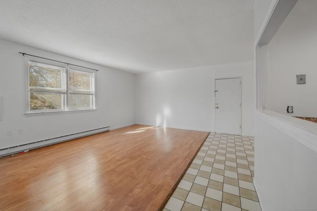 111 Niles Hill Road B, New London, CT 06320