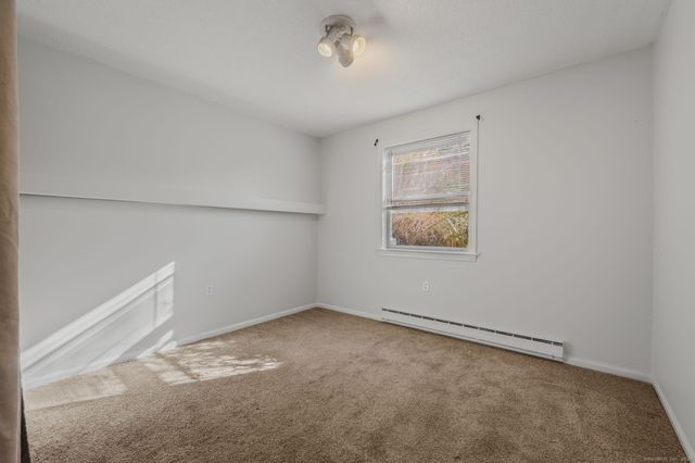 111 Niles Hill Road B, New London, CT 06320