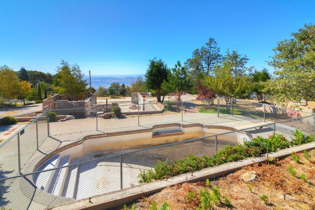 26262 Highway 18, Rimforest, CA 92378