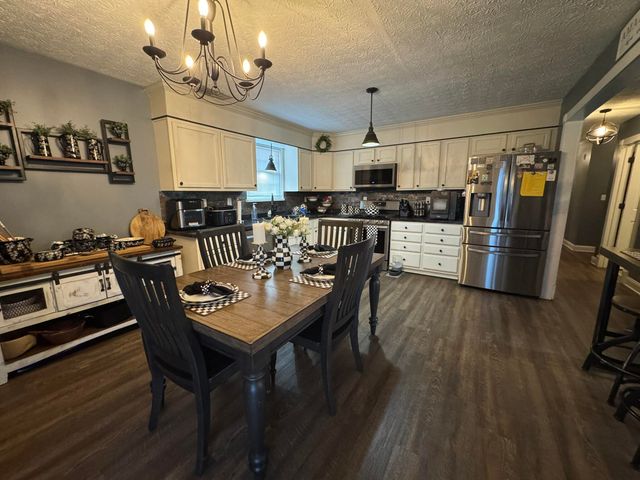 10 Amy Lane, Russell Springs, KY 42642