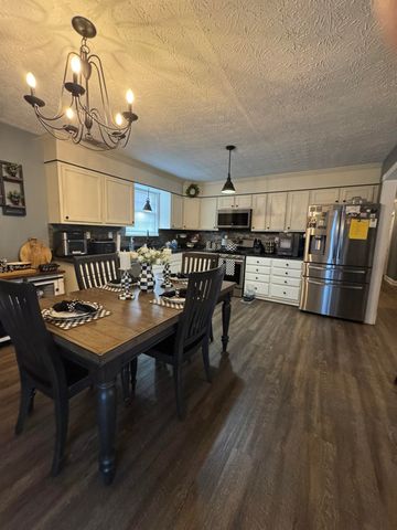 10 Amy Lane, Russell Springs, KY 42642