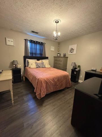 10 Amy Lane, Russell Springs, KY 42642