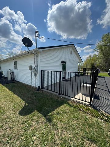 10 Amy Lane, Russell Springs, KY 42642