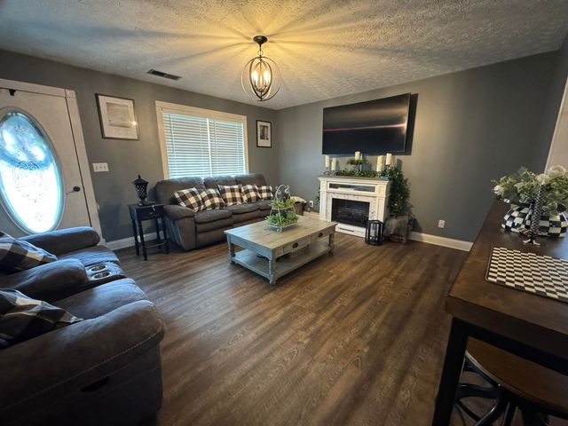 10 Amy Lane, Russell Springs, KY 42642