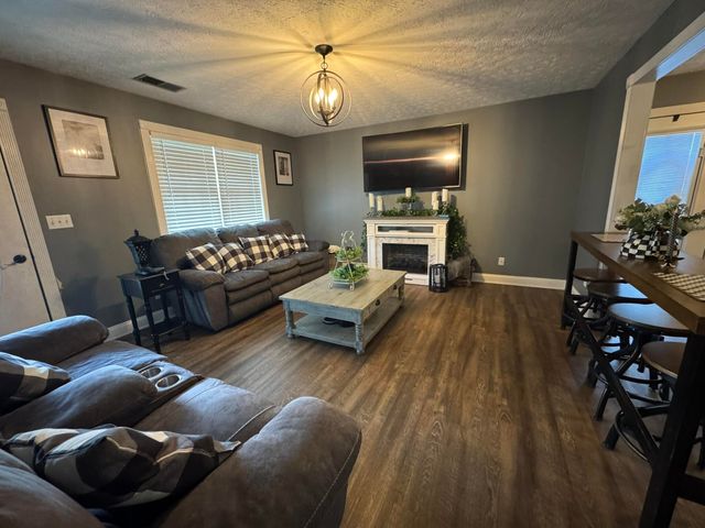 10 Amy Lane, Russell Springs, KY 42642