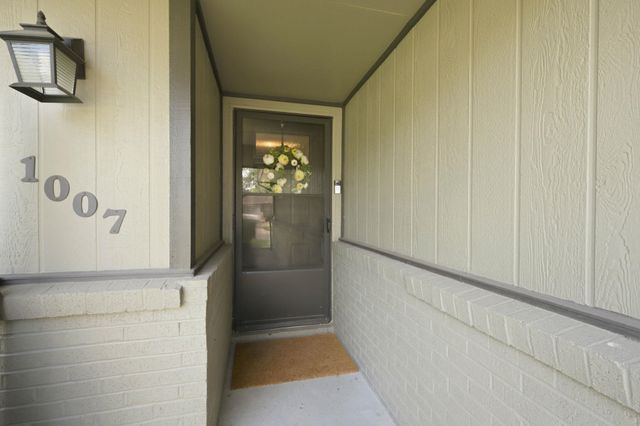 1007 S Cooper, Wichita, KS 67207