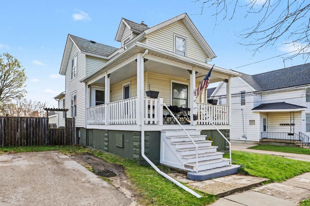711 Jones Street, St. Joseph City, MI 49085
