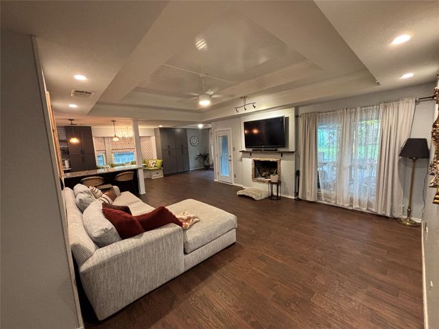 10219 Gray Oak Lane, Fort Worth, TX 76108