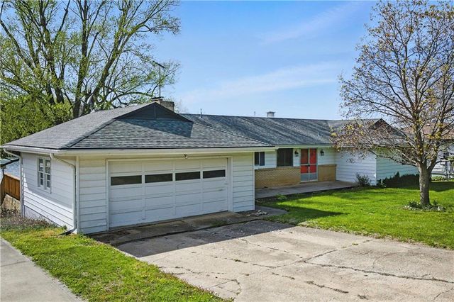 13 P Lake Shore Drive, Lake Lotawana, MO 64086