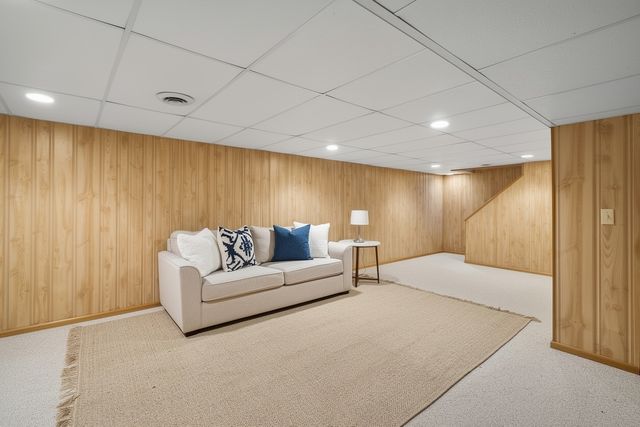 1328 Hill Road, Geneva, IL 60134