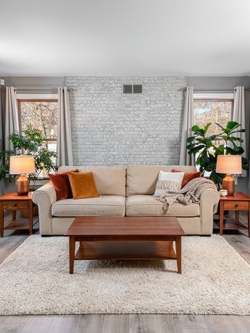 1328 Hill Road, Geneva, IL 60134