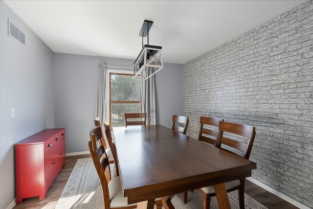 1328 Hill Road, Geneva, IL 60134