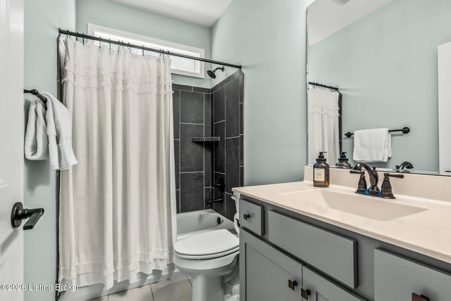 14111 Harkaway Ave, Louisville, KY 40299