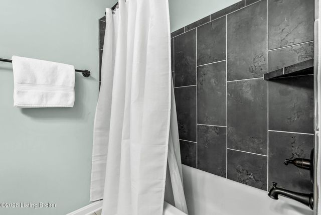 14111 Harkaway Ave, Louisville, KY 40299