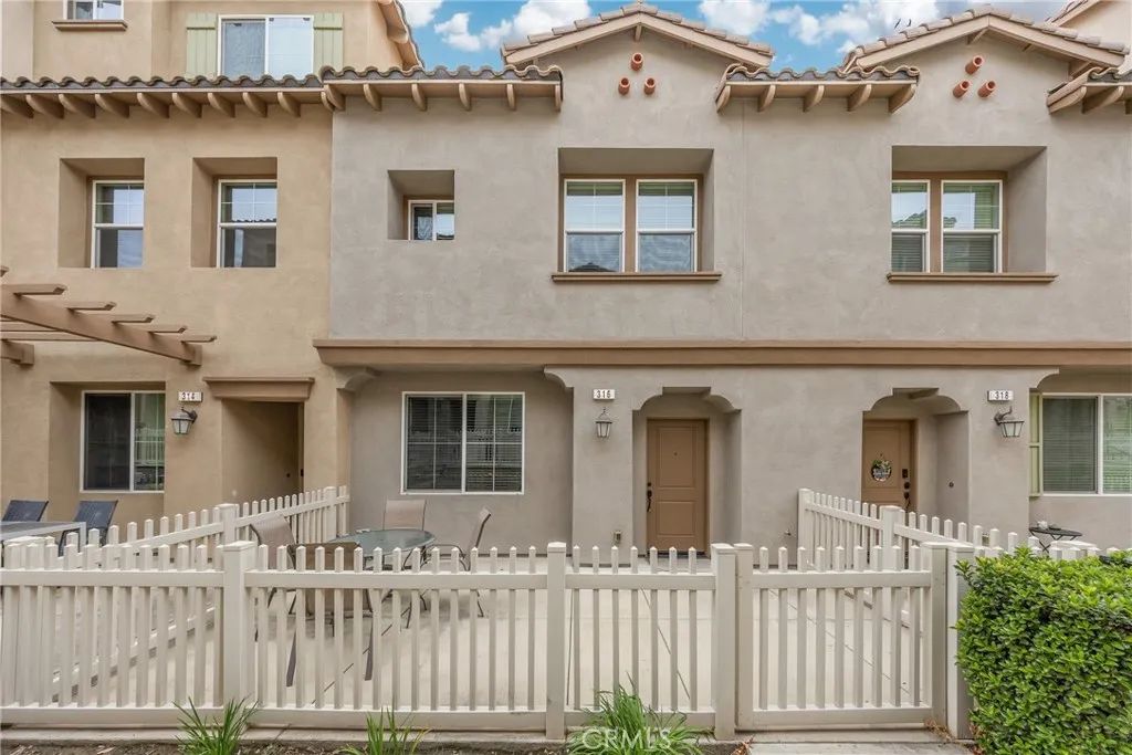 316 N Calvados, Azusa, CA 91702