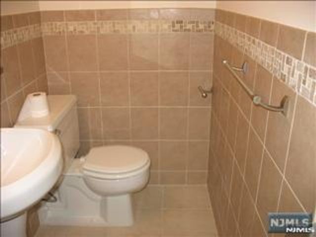 15 Greentree Terrace, Tenafly, NJ 07670