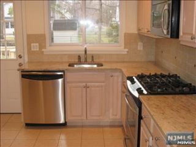 15 Greentree Terrace, Tenafly, NJ 07670