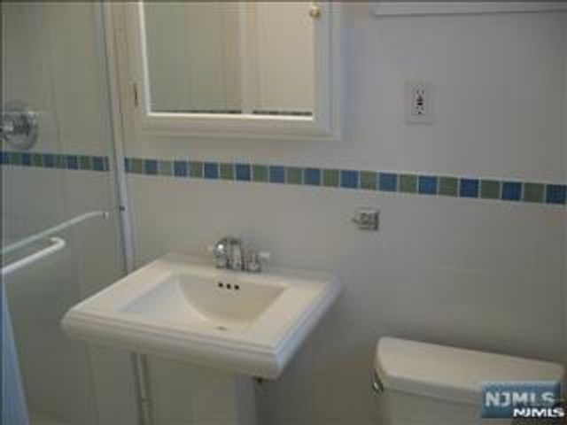 15 Greentree Terrace, Tenafly, NJ 07670