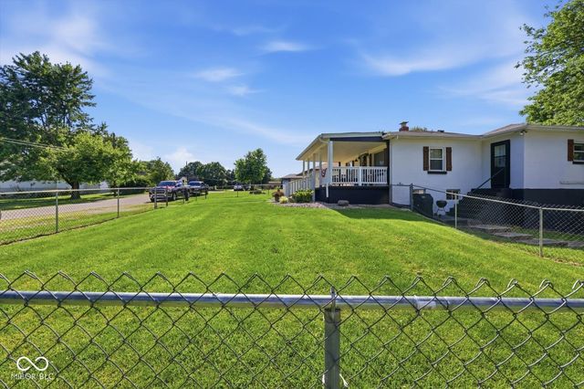 706 8th Street, Shelbyville, IN 46176