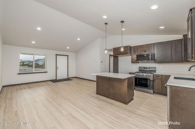 12195 N LENNON LN, Rathdrum, ID 83858